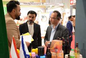 مذاکره فروش محصولات شرکت‌های دانشگاه علوم پزشکی شیراز به چین و عراق انجام شد